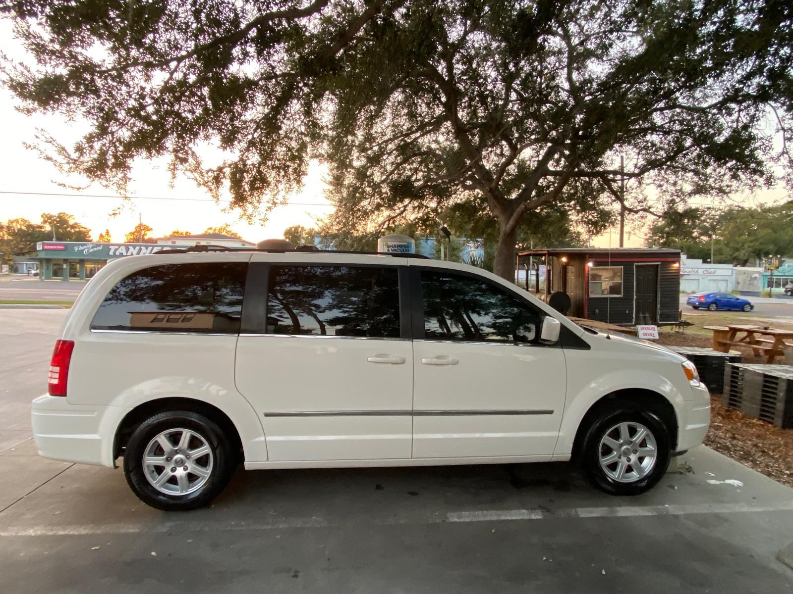 2010 Chrysler Town & Country