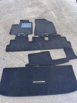 Nissan Pathfinder Floor mats