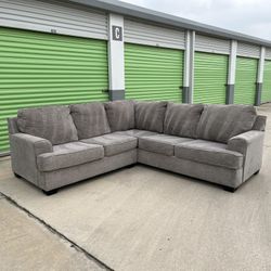 FREE DELIVERY - Gray Sectional Couch from Ashely Furniture 🔥