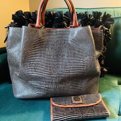 Dooney & Bourke Large Lizard Embossed Barlow And Matching Wallet 