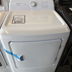 Frigidaire Gas Dryer in White ☘️