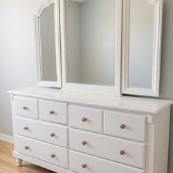 Dresser with Mirror 