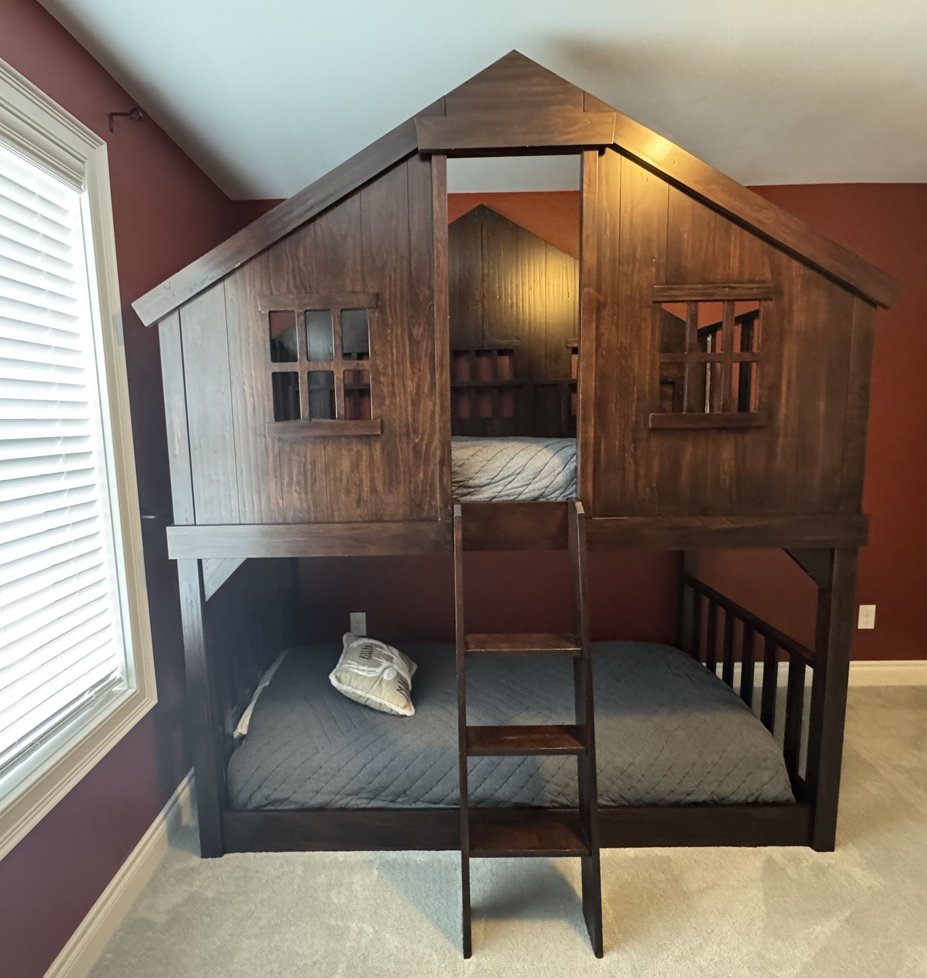 Tree House Twin On Twin Bunk Bed