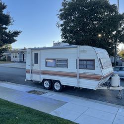 Wilderness Trailer (solar, Battery, Ac, Refrigerator ,..)