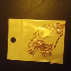 Gold Tone Chain Necklace 