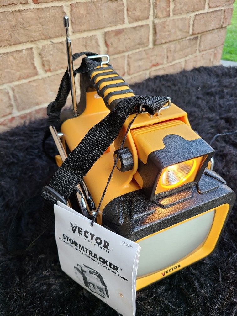 🚨📻 Vector StormTracker VEC135 – AM/FM Radio + NOAA 🌦 + TV 📺 + Flashlight 💡 – Emergency & Camping 🏕