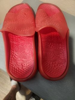 Burberry unisex slides