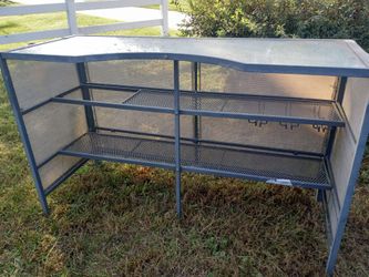 Outdoor bar