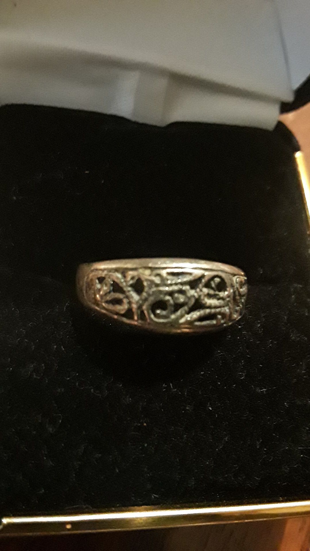 Gorgeous Sterling Silver 925 ring
