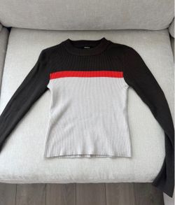 Women's Ribbed Knit Long Sleeve Sweater