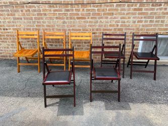 7  sturdy wood folding chairs all in good condition perfect for extra seating