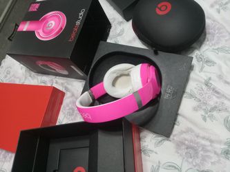Hot Pink Beatsstudio