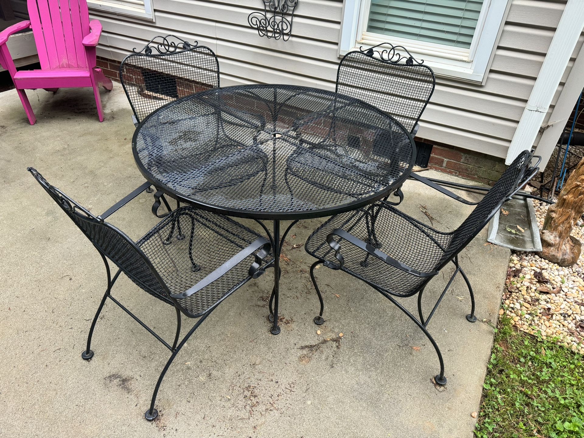 Wrought Iron Patio/Pool/Outdoors 5Pc Table & Chairs Vintage 1950’s