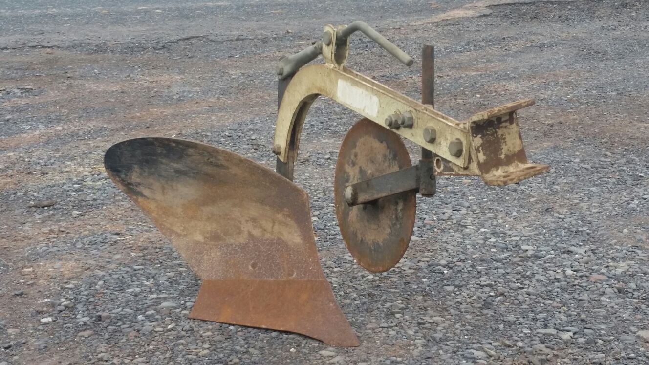 Brinly GARDEN TRACTOR PLOW / single bottom moldboard ( Brinly-hardy Binley tiller )