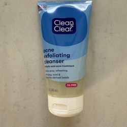 Clean & Clear Acne Exfoliating Cleanser 