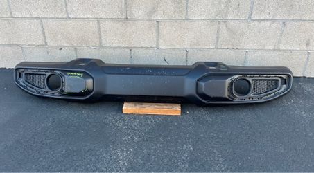 2018-2026 Jeep Wrangler  Gladiator Front Bumper Cover Oem