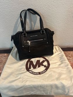 Black Micheal Kors Purse