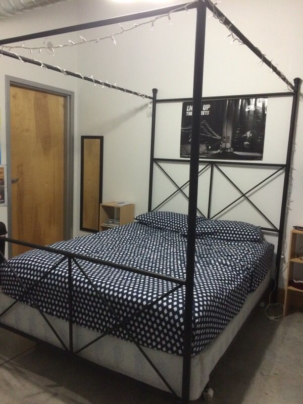Queen Size Canopy Bed And Frame For In Kansas City Mo Offerup Queen Size Canopy Bed And Frame