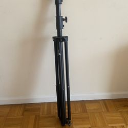 🔹 Impact LS-96HABI – 9.5 ft Heavy-Duty Air-Cushioned Light Stand