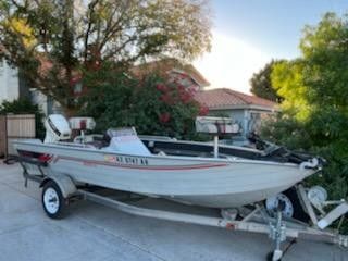 16 Ft Lowe Fishing Boat