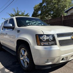 2011 Chevrolet Avalanche LTZ – 4x4 – Great Condition