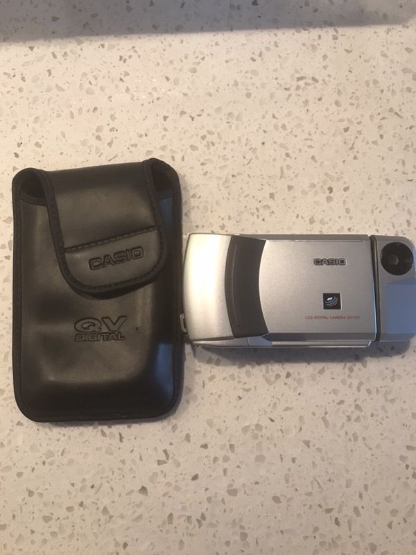 Casio qv100 Digital Camera with Case