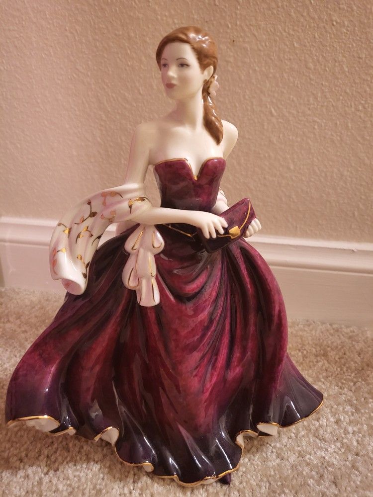 Royal Doulton Happy Birthday 2010 HN5377 Figurine Of The Year