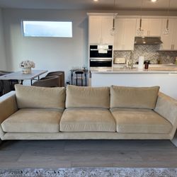 Brand NEW Sofa!!! Modern, Velvet Easy To Clean!