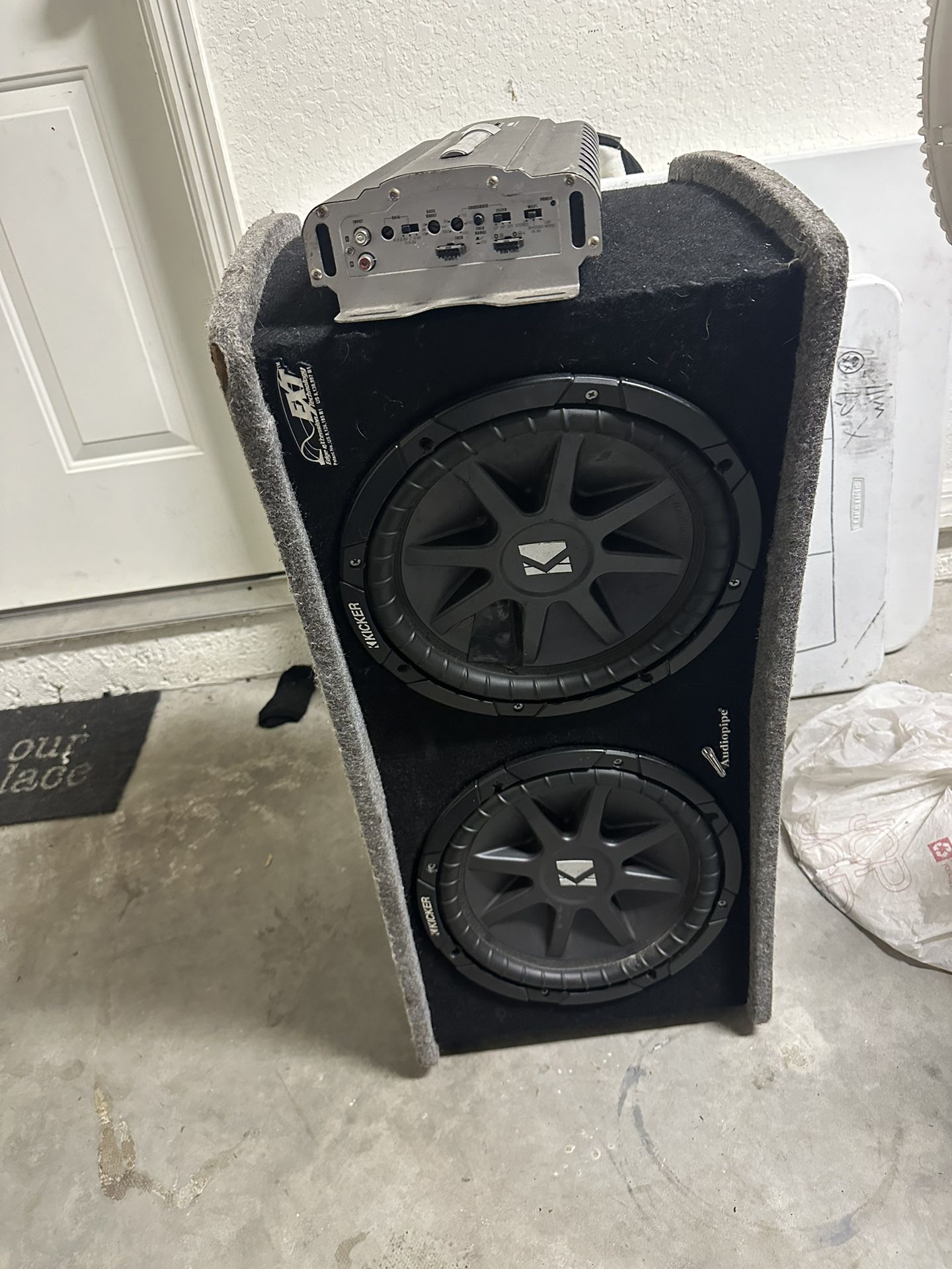 2 12” Kickers  And Amp 