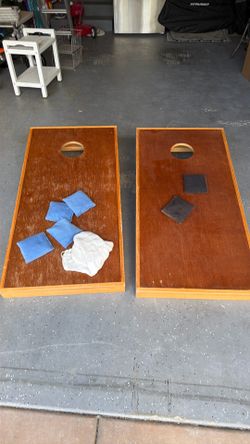 solid wood cornhole set