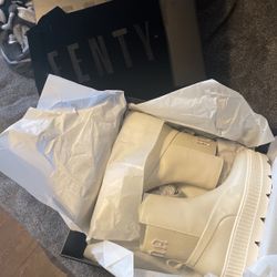 Brand New Fenty X Puma Boots 8.5 W 55.00