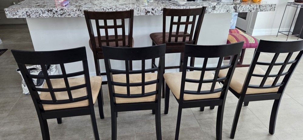 FULL SET OF CHAIRS