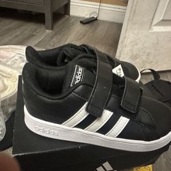 Addidas Shoe Size 10