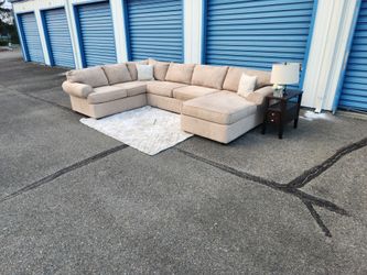 Sectional Sofa From Klaussner Furniture Like New Condition FREE DELIVERY