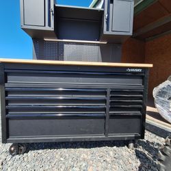 NICE 10 DRAWER HUSKY TOOL BOX FOR SALE