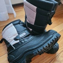 (2) Girls Size 4 & 5 Winter Snow Boots 