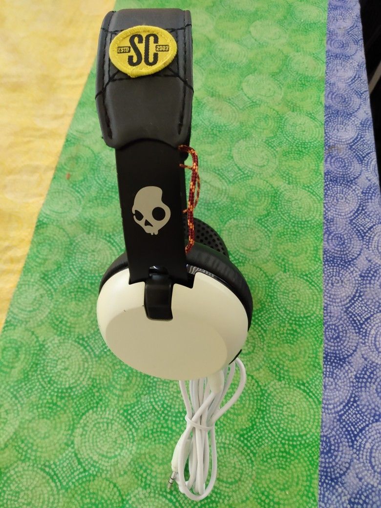 SKULLCANDY HEADPHONES STEREOS WIRED WHITE-BLACK