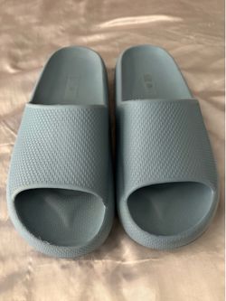 Cloud foam baby blue sandals