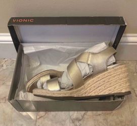 NEW Vionic Champagne Espadrille Wedge Sandals Size 9.5