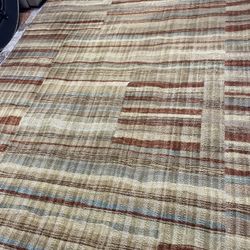Large Area Rug 9 ft x 11" x 7 Ft 11" Good Clean Condition