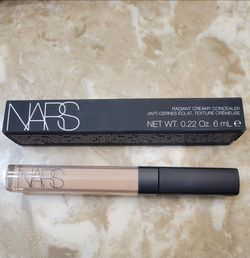 Concealer Nars Brand/ Corrector marca Nars color Light 2.4 tamaño regular 6ml