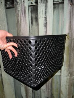 Black (medium) basket