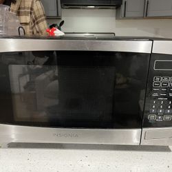 0.9 Cu. Ft Microwave Oven 