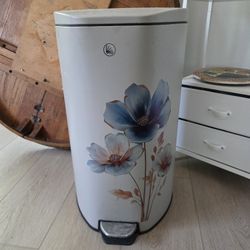 Garbage Can 