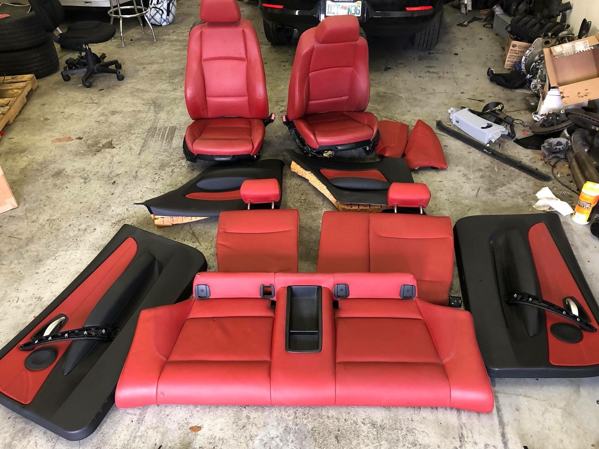 BMW e82 135i / Full Coral Red Interior