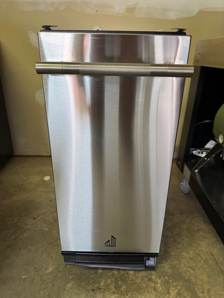 JennAir Fully Integrated Trash Compactor