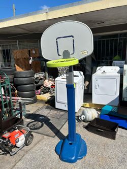 Kids basketball goal