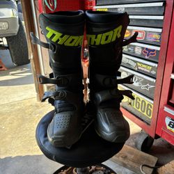 Thor Boots Size 8