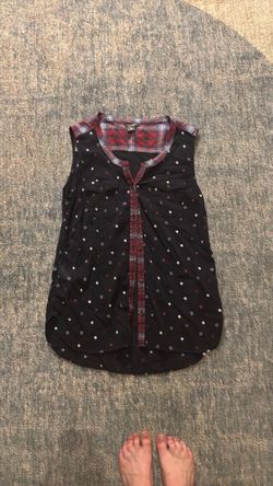 Eddie Bauer Sleeveless Button-Down Star Print Top
