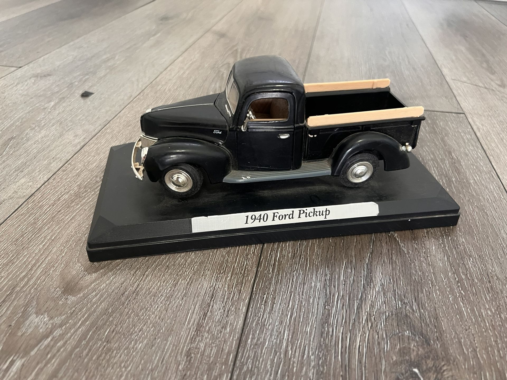 DIECAST 1/24 Scale MOTOR MAX CLASSIC 1940 FORD PICKUP TRUCK